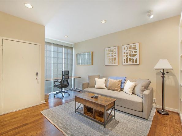 4241  Buena Vista Street  14, Dallas Texas 75205