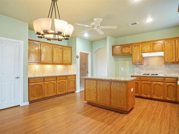 8000  Joshua Tree Court , Arlington Texas 76002