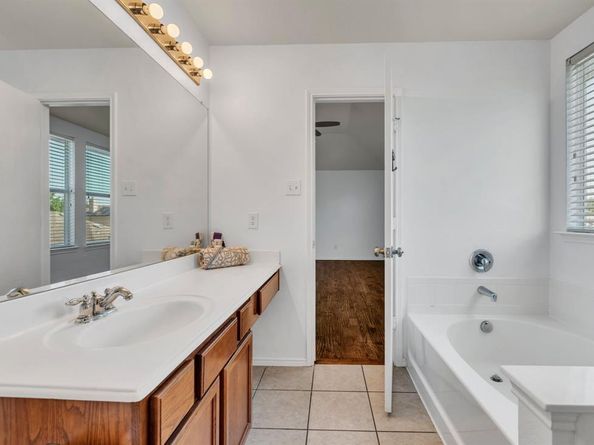 1713  Canvasback  , Aubrey Texas 76227