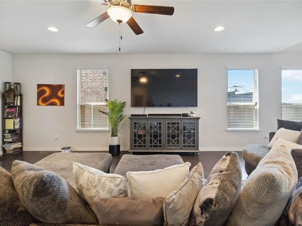 2021  Lake Front Trail , Garland Texas 75043