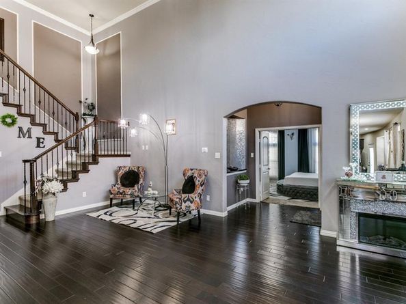 5042  Empire Way , Irving Texas 75038