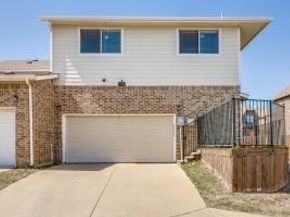 5042  Empire Way , Irving Texas 75038