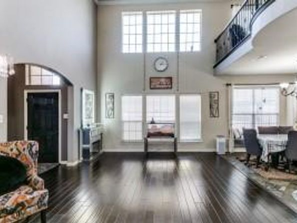 5042  Empire Way , Irving Texas 75038