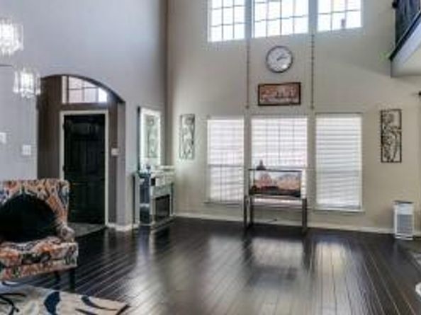 5042  Empire Way , Irving Texas 75038