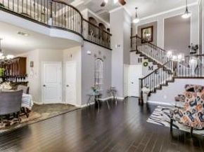 5042  Empire Way , Irving Texas 75038