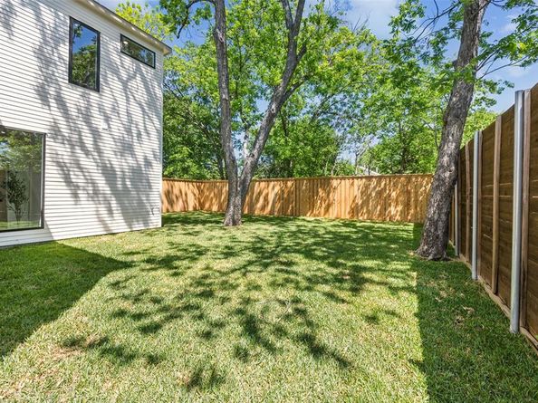4415  Merrell Road , Dallas Texas 75229
