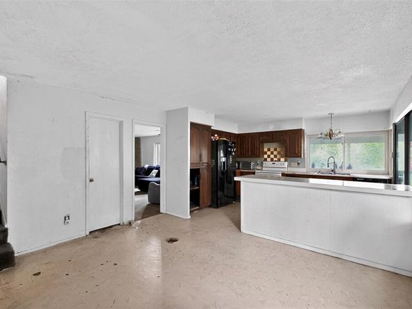 1801  Plantation Road , Garland Texas 75044