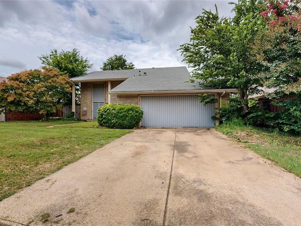 1801  Plantation Road , Garland Texas 75044