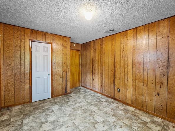 127 N Morocco Avenue , Dallas Texas 75211