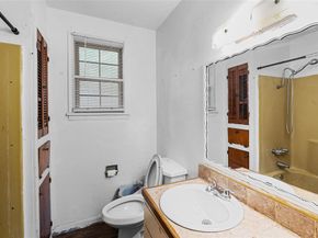 127 N Morocco Avenue , Dallas Texas 75211