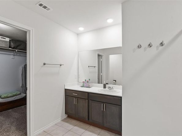 8008  Gallup Avenue , Aubrey Texas 76227