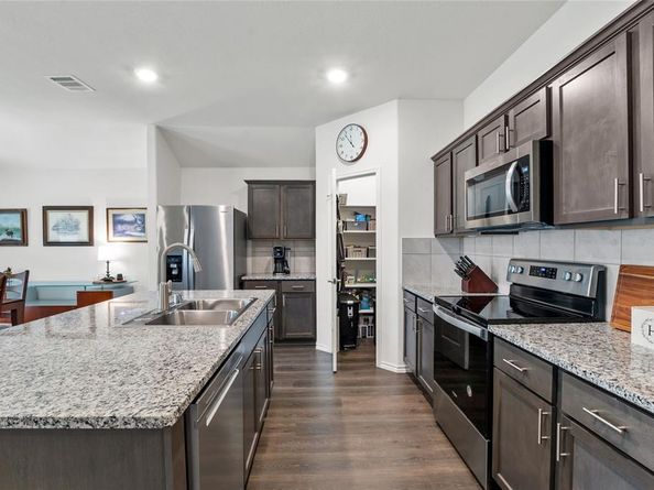 8008  Gallup Avenue , Aubrey Texas 76227