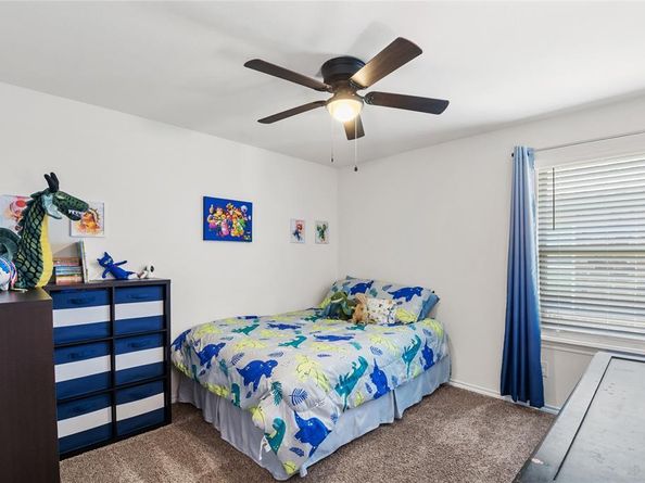 8008  Gallup Avenue , Aubrey Texas 76227