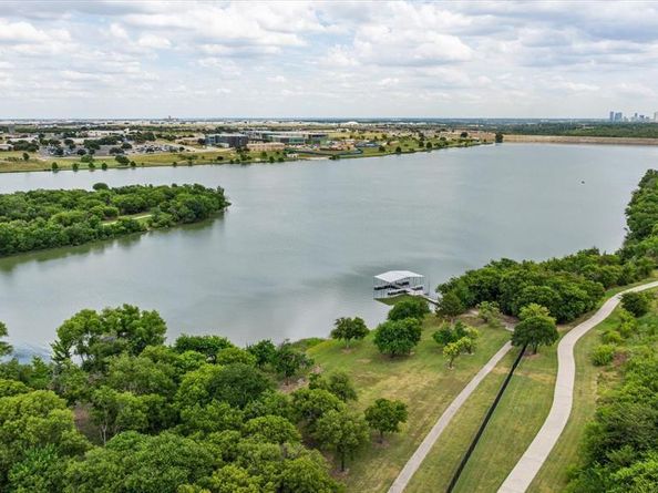 5717  Spirit Lake Drive , Fort Worth Texas 76179