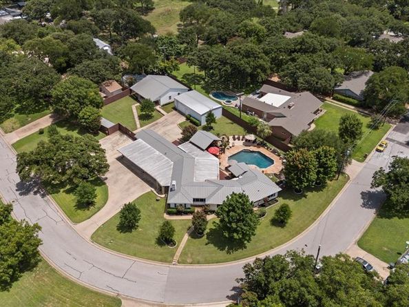 1336  Ridgewood Terrace , Arlington Texas 76012