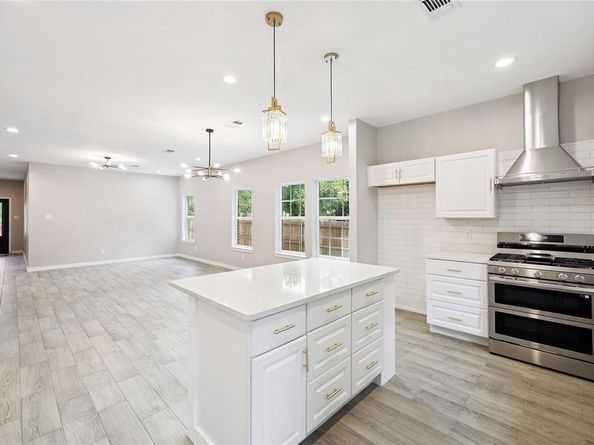 2070  Cool Mist Lane , Dallas Texas 75253