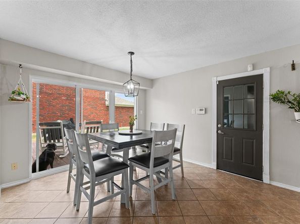2924  Peninsula Way , Carrollton Texas 75007