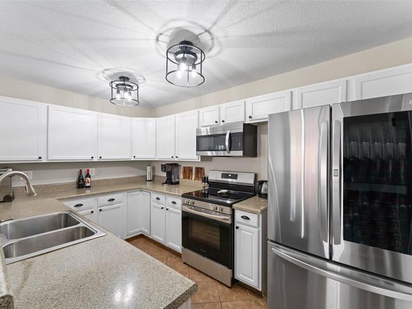 2924  Peninsula Way , Carrollton Texas 75007