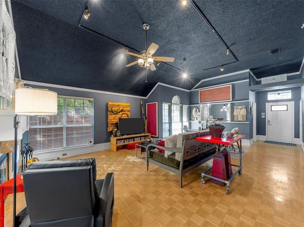 1517  Eastview Drive , Garland Texas 75040