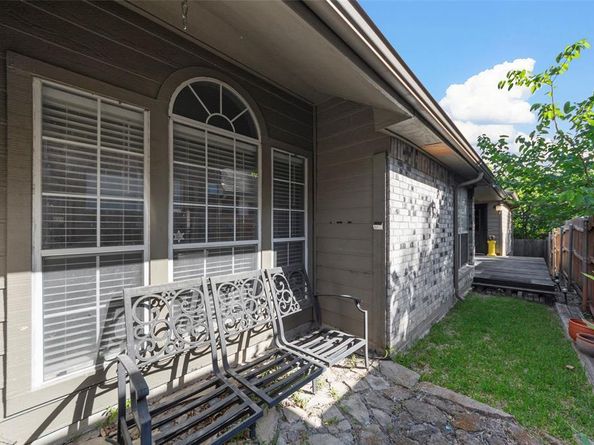 1517  Eastview Drive , Garland Texas 75040