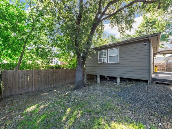 1517  Eastview Drive , Garland Texas 75040