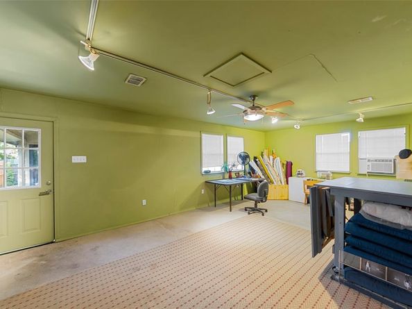 1517  Eastview Drive , Garland Texas 75040