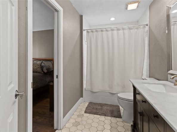 4015  Holland Avenue  110, Dallas Texas 75219