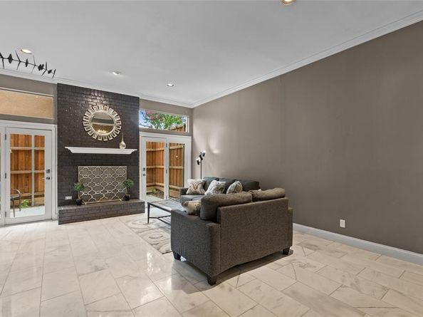 4015  Holland Avenue  110, Dallas Texas 75219