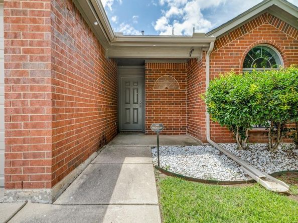1213  Round Pen Run , Fort Worth Texas 76052