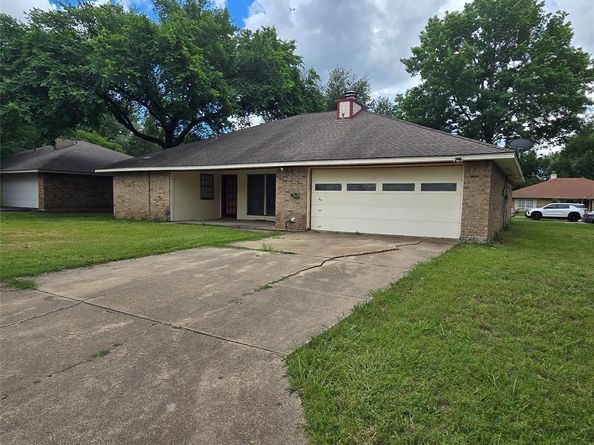 925  Shell Lane , Lancaster Texas 75146