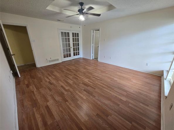 925  Shell Lane , Lancaster Texas 75146