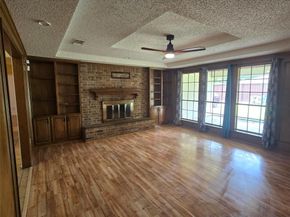 925  Shell Lane , Lancaster Texas 75146
