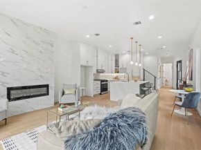 219 S Henderson Avenue , Dallas Texas 75214