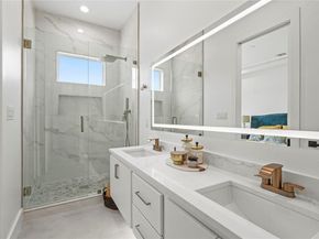 219 S Henderson Avenue , Dallas Texas 75214