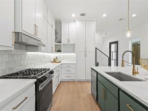 219 S Henderson Avenue , Dallas Texas 75214