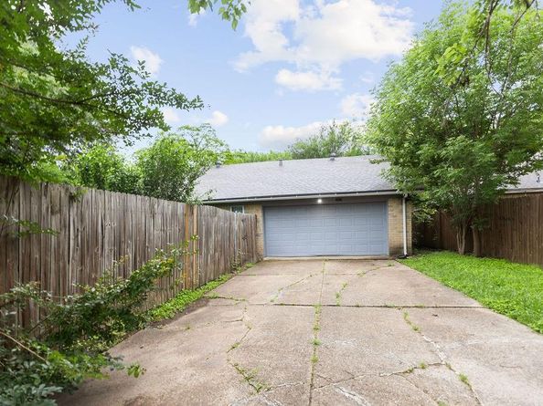 1017  Westminster Lane , Garland Texas 75040