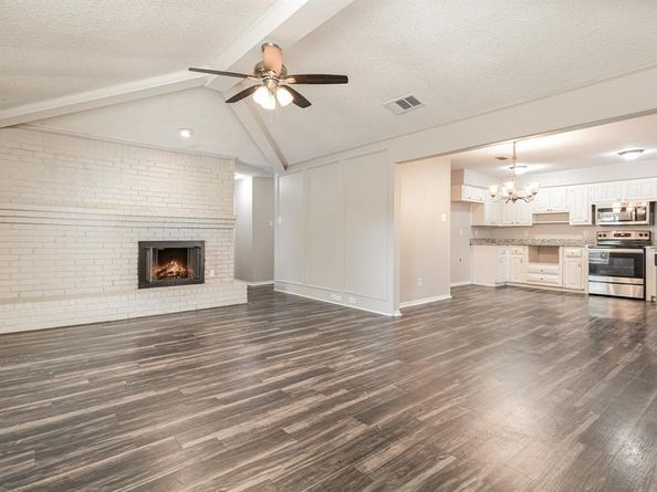 1017  Westminster Lane , Garland Texas 75040