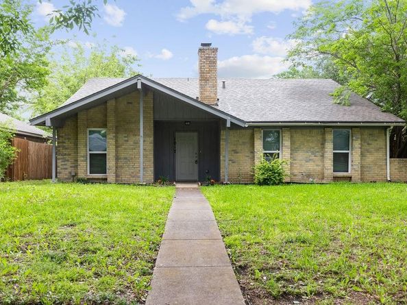1017  Westminster Lane , Garland Texas 75040
