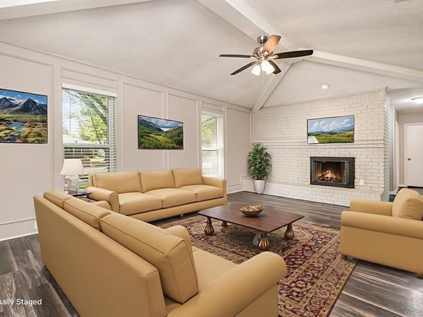 1017  Westminster Lane , Garland Texas 75040