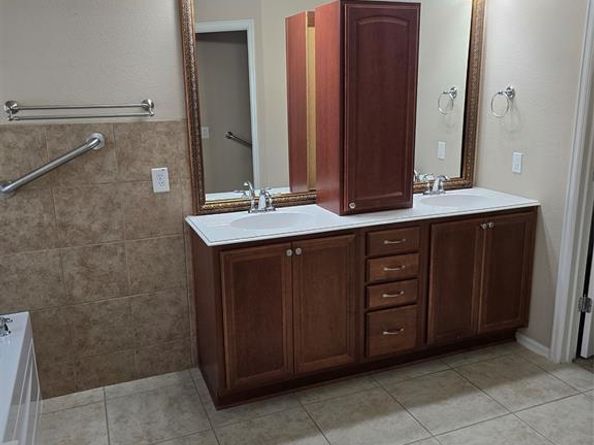 6628  Purbeck Trail , Denton Texas 76210