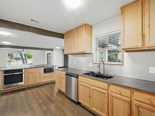 4512  Starlight Drive , Haltom City Texas 76117