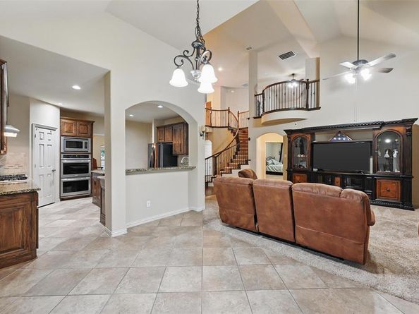 6132  Falls Lake Road , Fort Worth Texas 76179