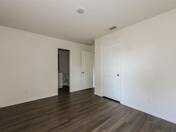 2301  Dillard Street , Fort Worth Texas 76105