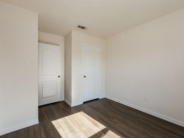 2301  Dillard Street , Fort Worth Texas 76105