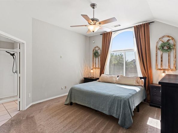3148  Guadaloupe  , Grand Prairie Texas 75054