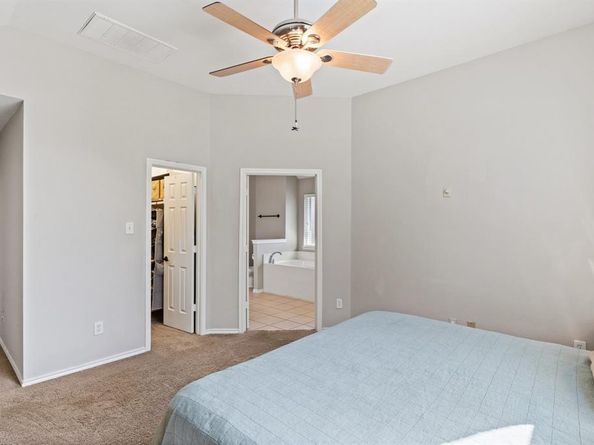 3148  Guadaloupe  , Grand Prairie Texas 75054