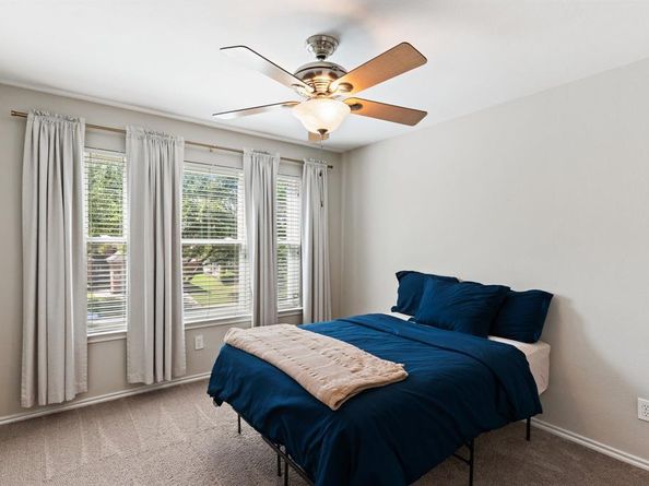 3148  Guadaloupe  , Grand Prairie Texas 75054