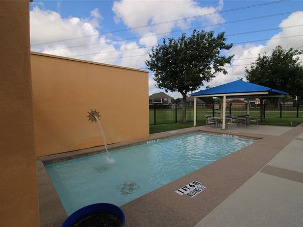 3148  Guadaloupe  , Grand Prairie Texas 75054