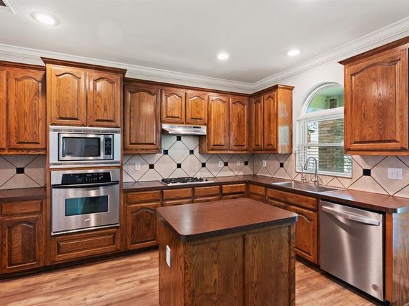 3148  Guadaloupe  , Grand Prairie Texas 75054