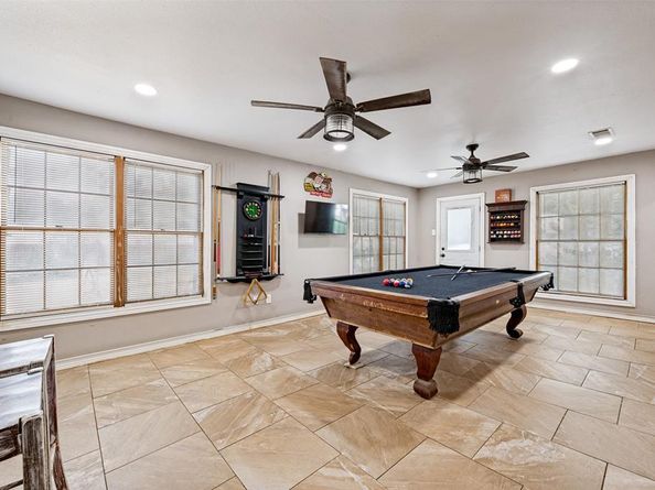 1008 E Russell Avenue , Carrollton Texas 75006